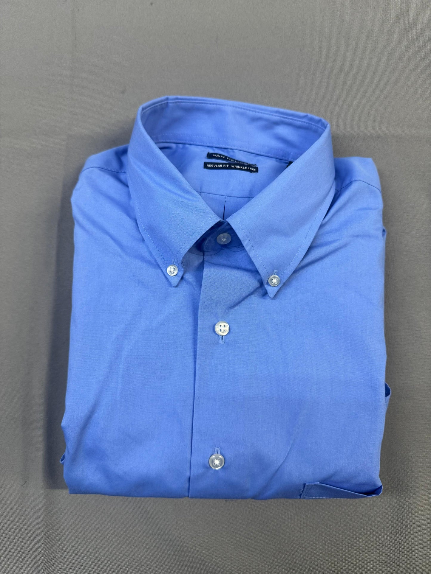 V0113 Van Heusen Men's Long-Sleeve Silky Poplin Shirt