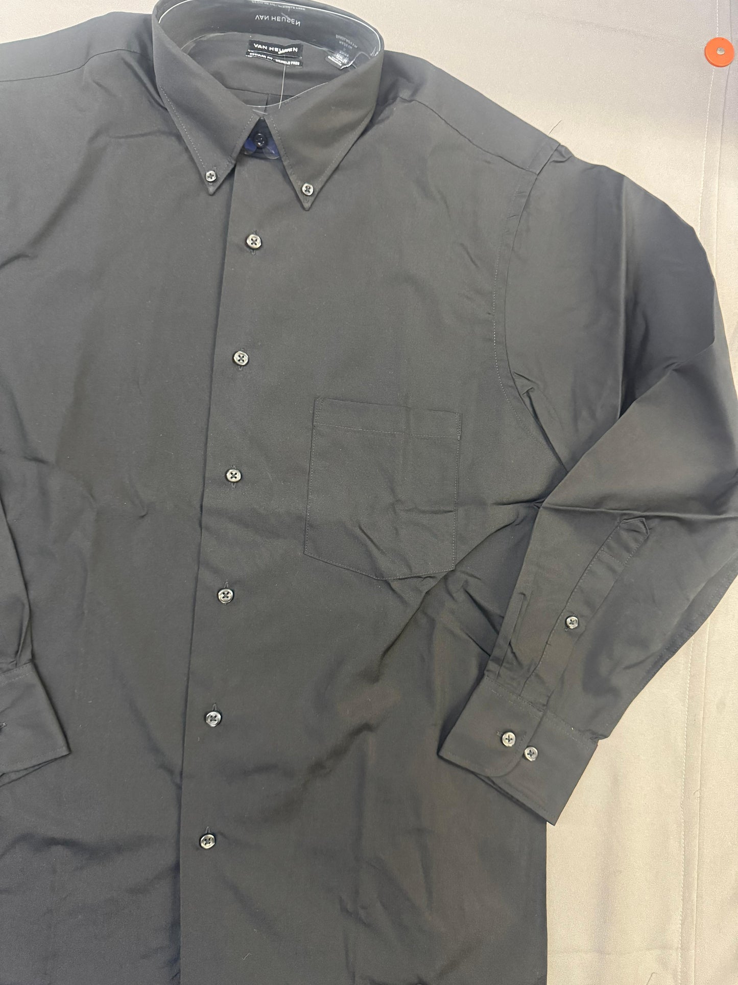 V0113 Van Heusen Men's Long-Sleeve Silky Poplin Shirt