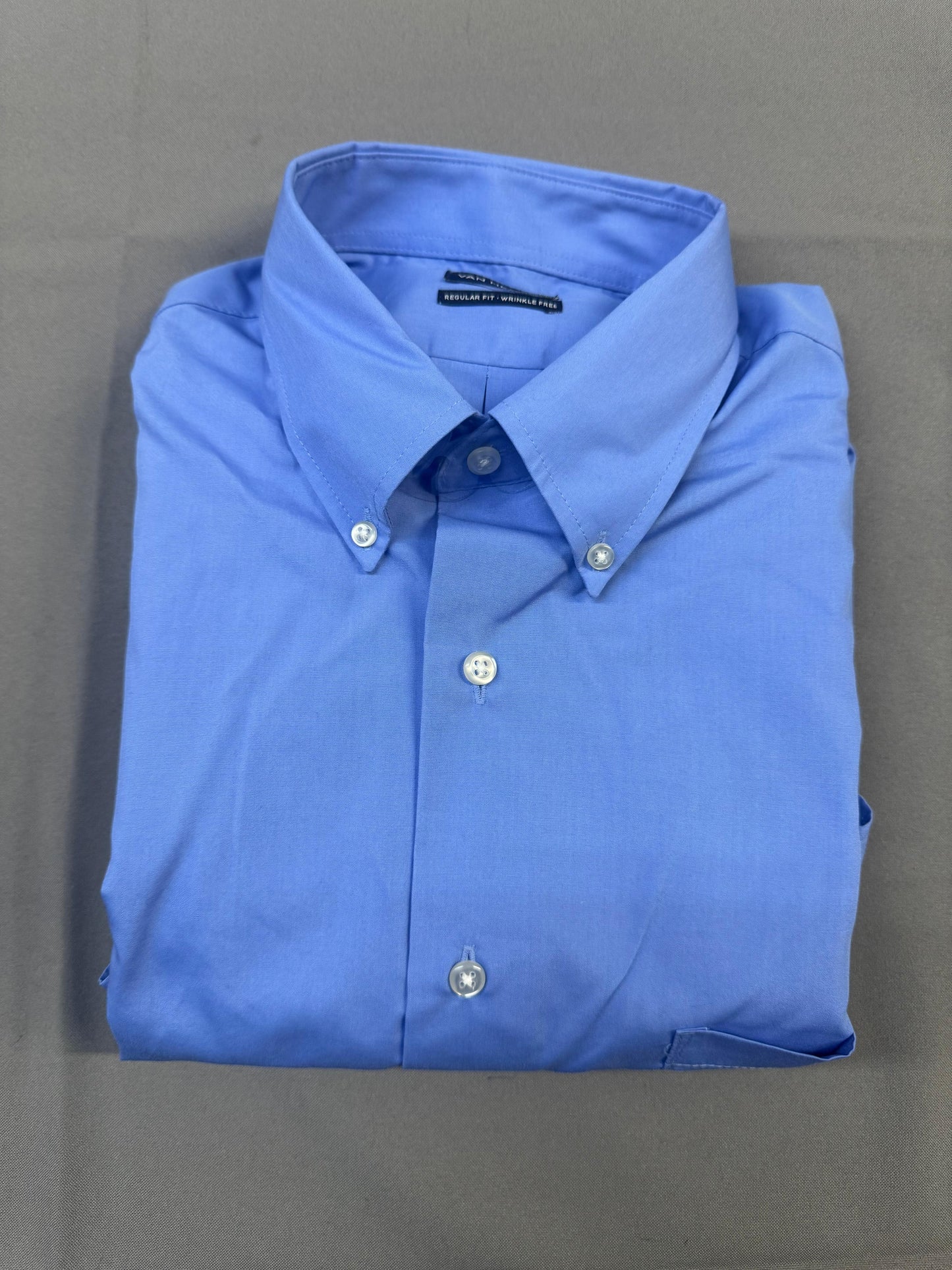 V0113 Van Heusen Men's Long-Sleeve Silky Poplin Shirt