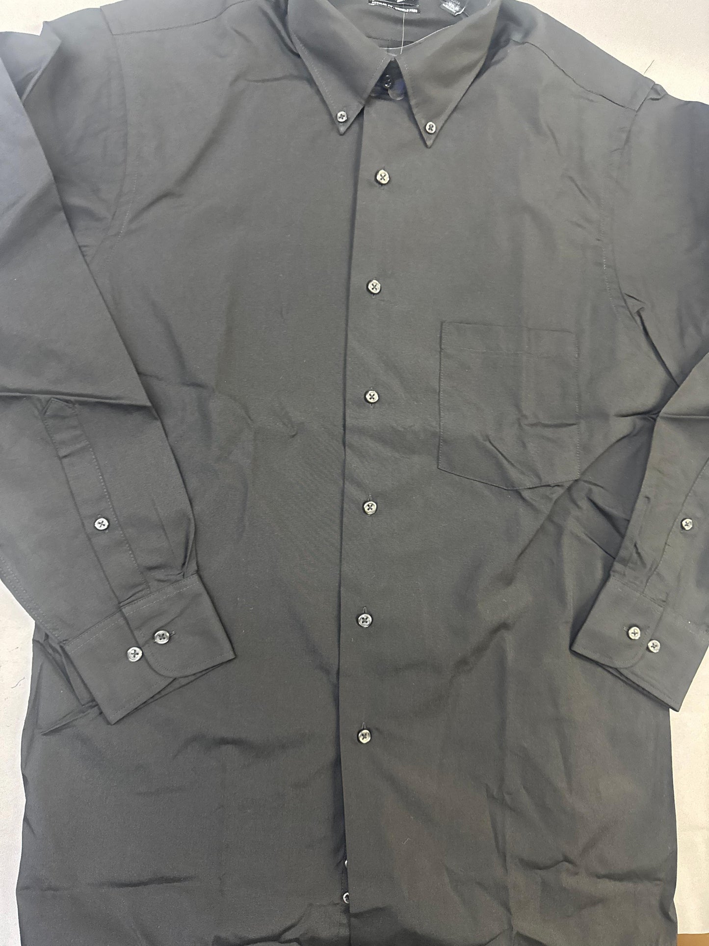 V0113 Van Heusen Men's Long-Sleeve Silky Poplin Shirt