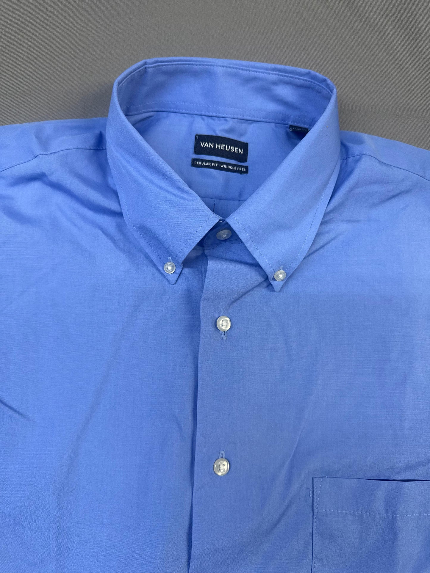 V0113 Van Heusen Men's Long-Sleeve Silky Poplin Shirt