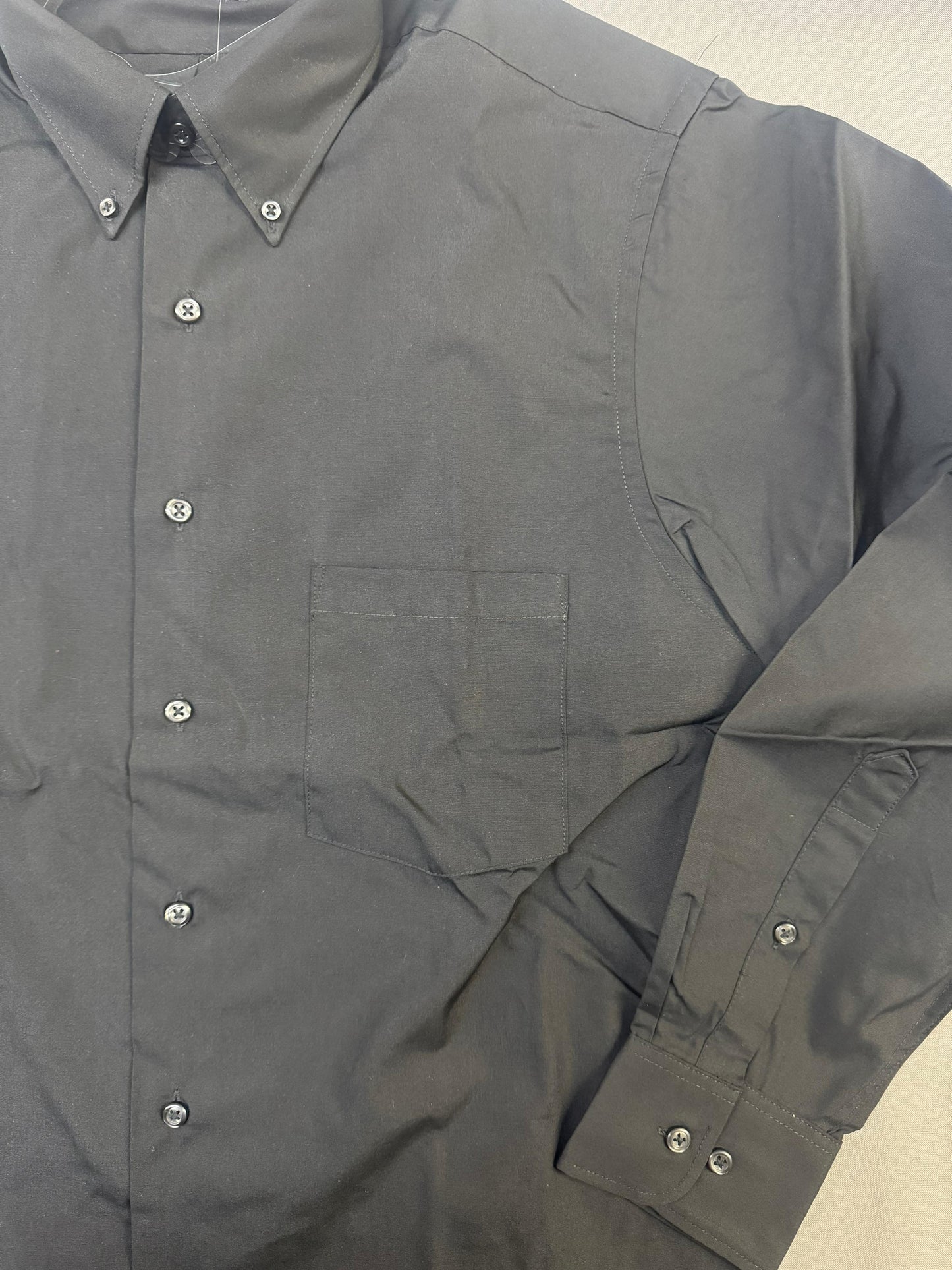 V0113 Van Heusen Men's Long-Sleeve Silky Poplin Shirt