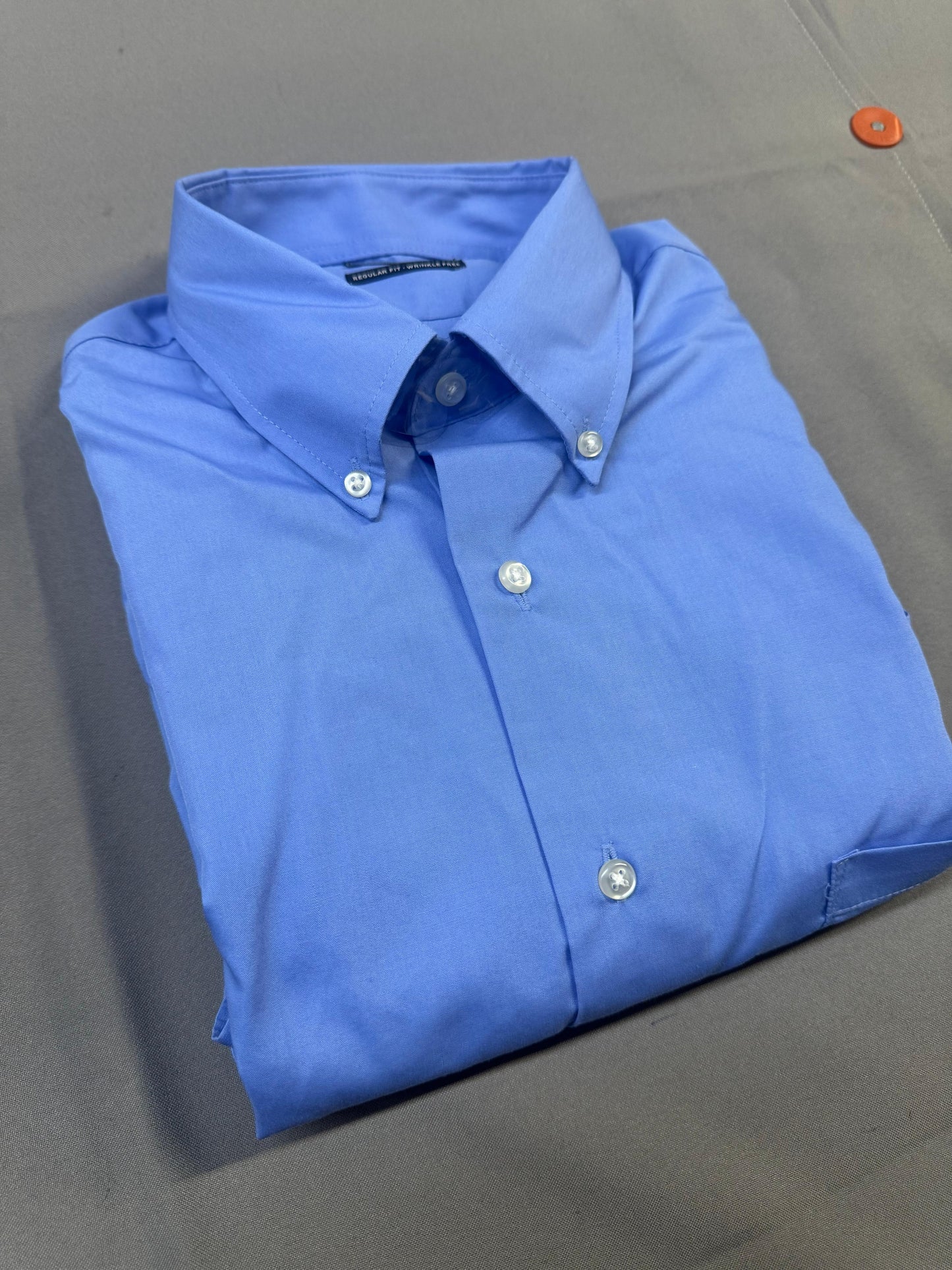 V0113 Van Heusen Men's Long-Sleeve Silky Poplin Shirt