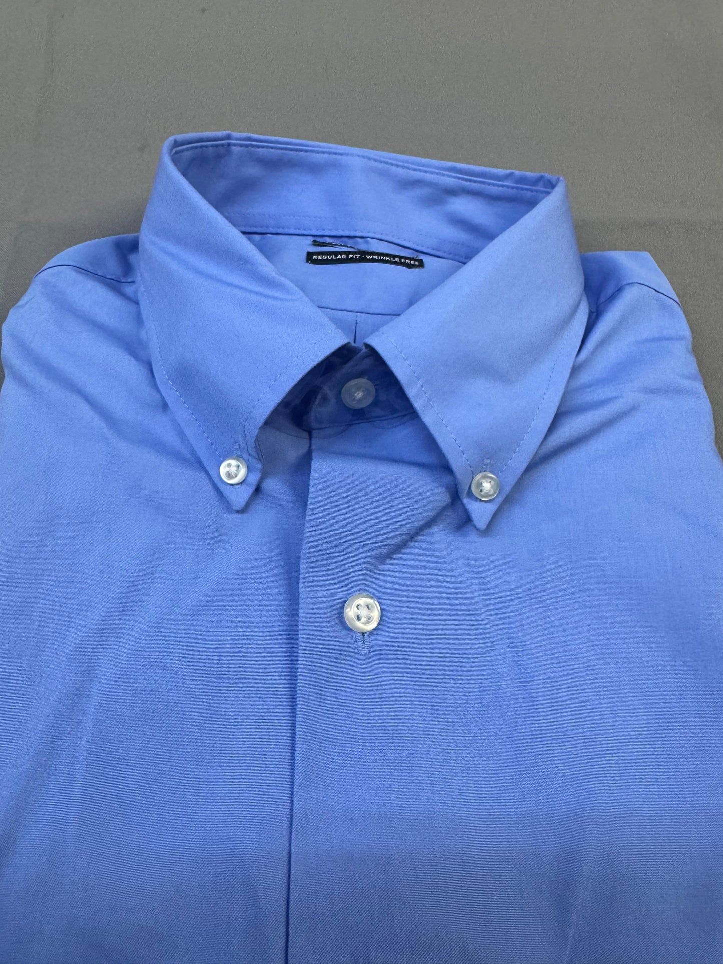 V0113 Van Heusen Men's Long-Sleeve Silky Poplin Shirt