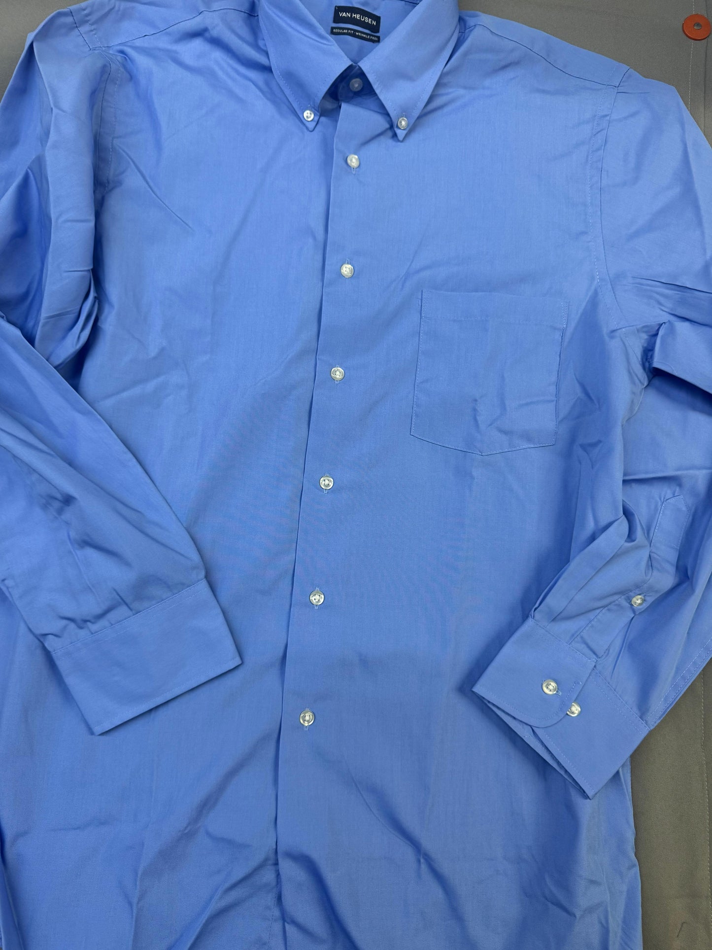 V0113 Van Heusen Men's Long-Sleeve Silky Poplin Shirt