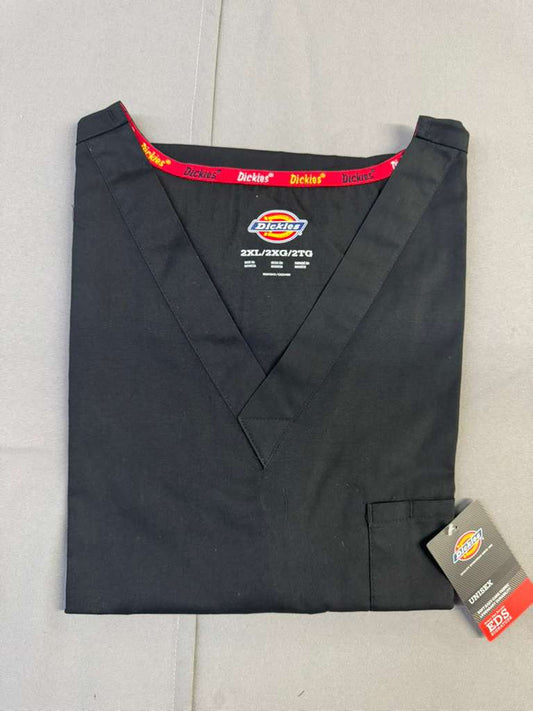 Dickies EDS Signature Scrubs Unisex One Pocket V-Neck Top in Soft Brushed Poplin